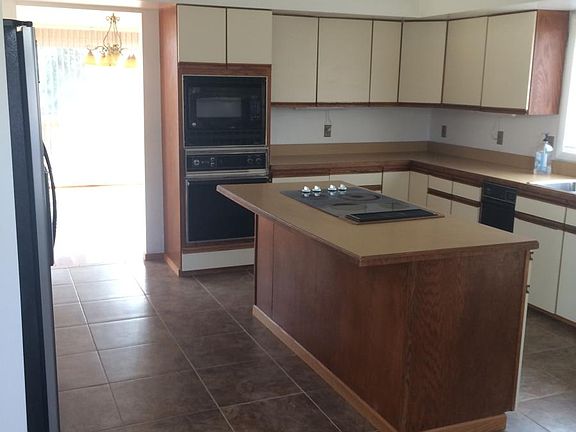 4th image of 515 Southwood Ln