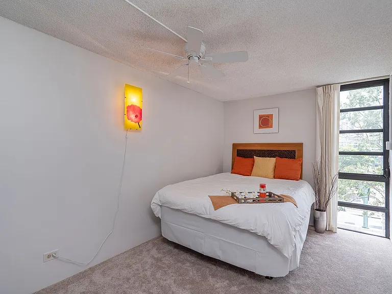 1050 Kinau St #806 — Photo 2
