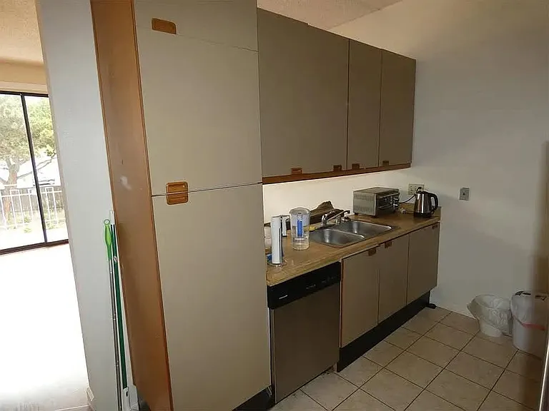 8310 Regents Rd — Photo 2