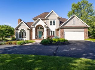 66 Churchview Ln, Pittsford, NY 14534