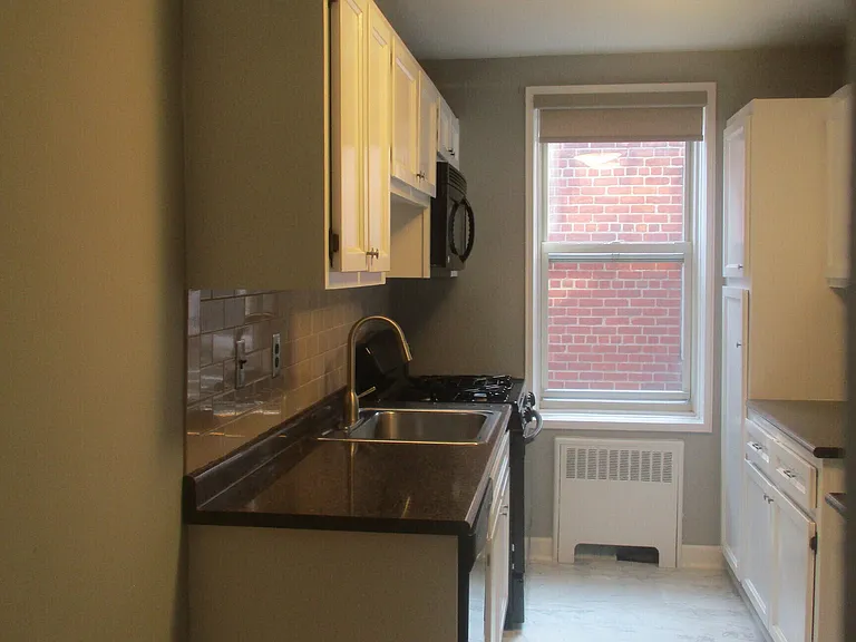 45 Maple St #4J — Photo 15