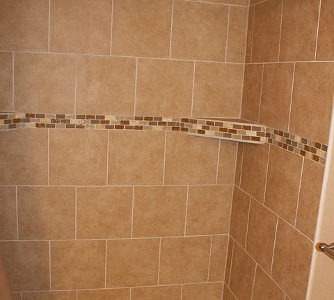 4th image of 4 Mayweed Ct