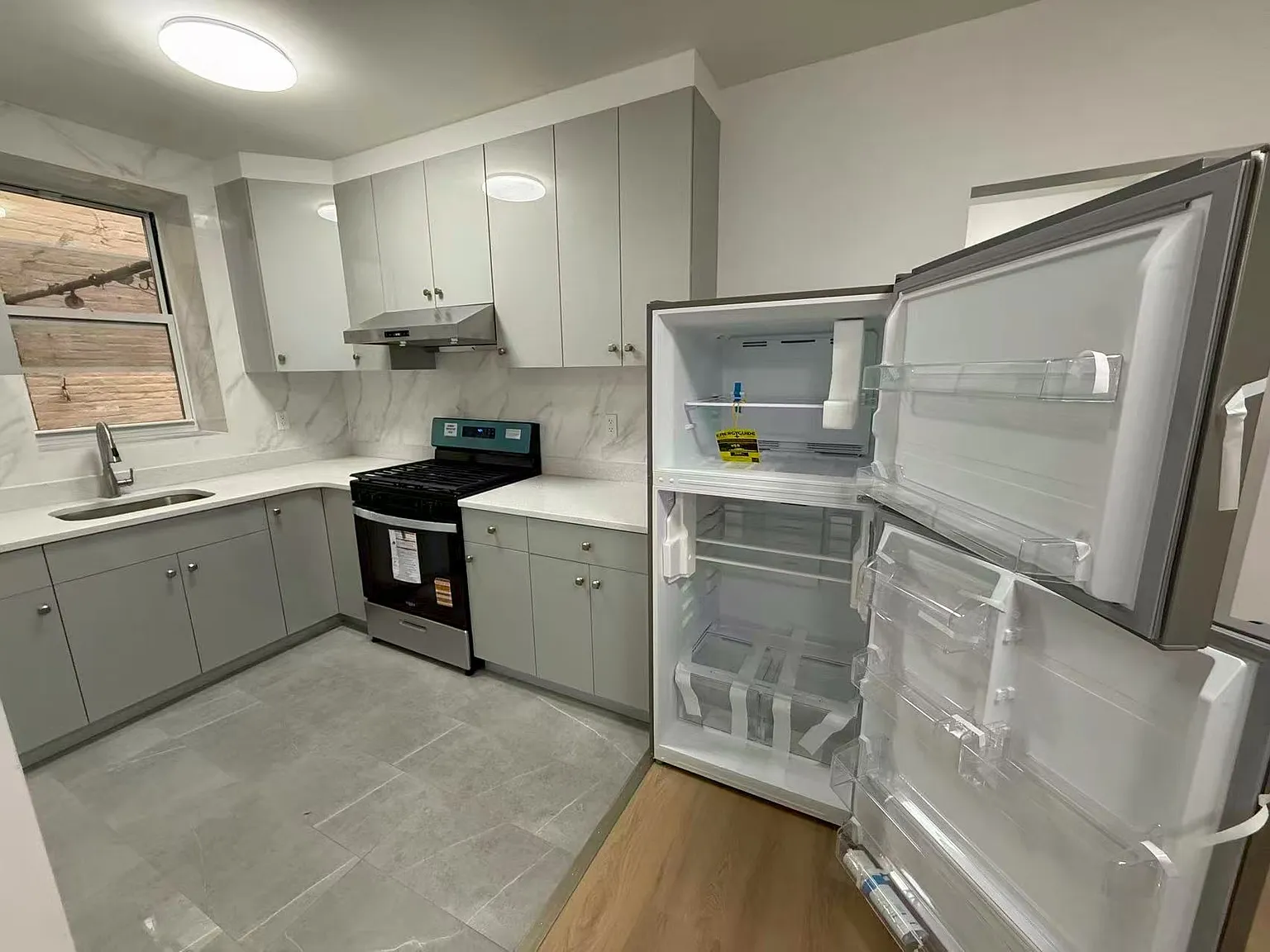 3 bed, $3,000 — Photo 2