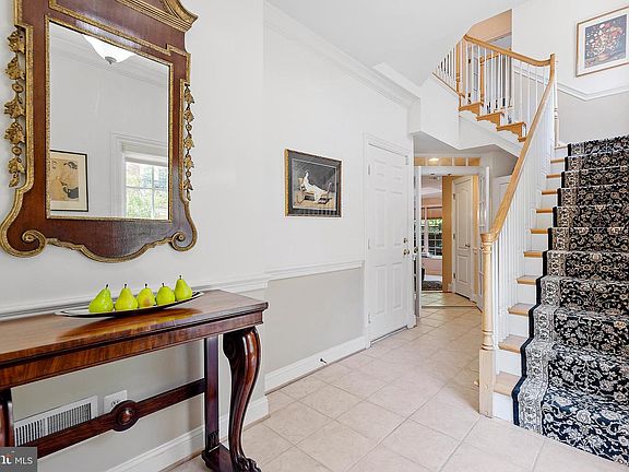 4th image of 5233 Bessley Pl