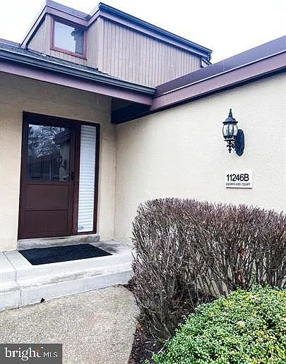 3 bed, 2.0 bath, 1274 sqft, $2,500 — Photo 2