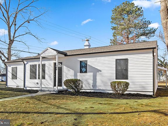 3rd image of 800 East Rd