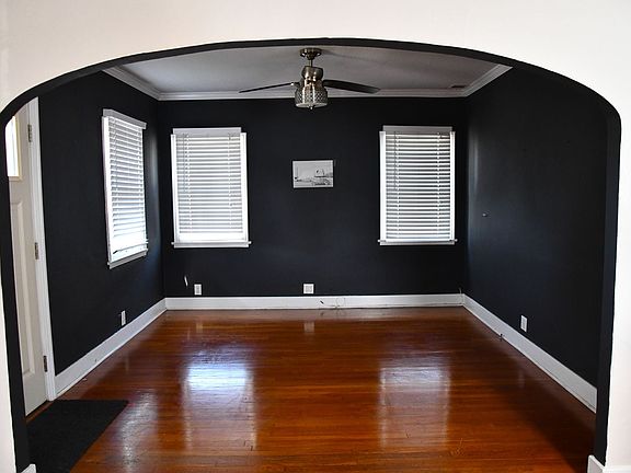 5th image of 629 W Culver Ave