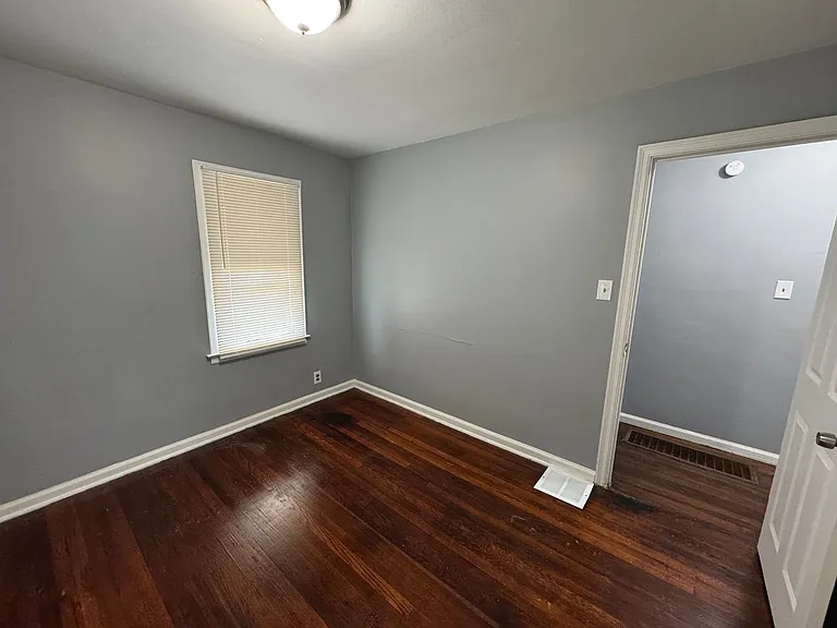2342 E Legrande Ave — Photo 21