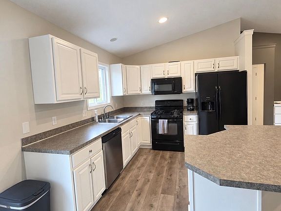 5th image of 4814 Hathaway Ct