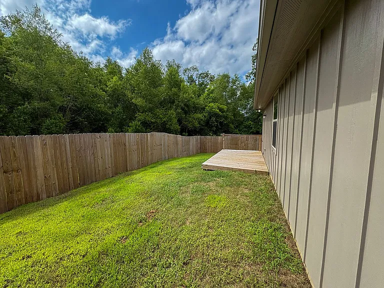205 Lindsey Ln — Photo 25