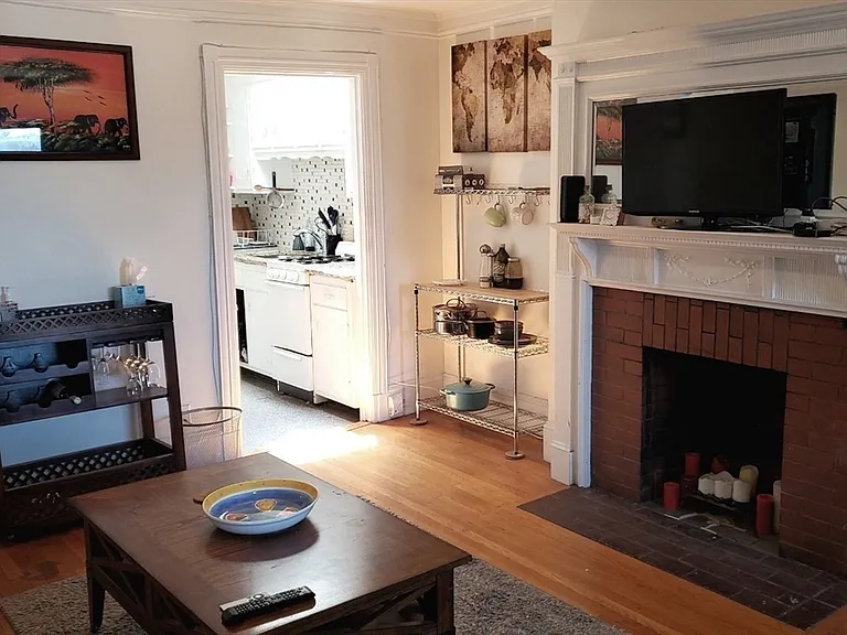 924 Beacon St #8 — Photo 16