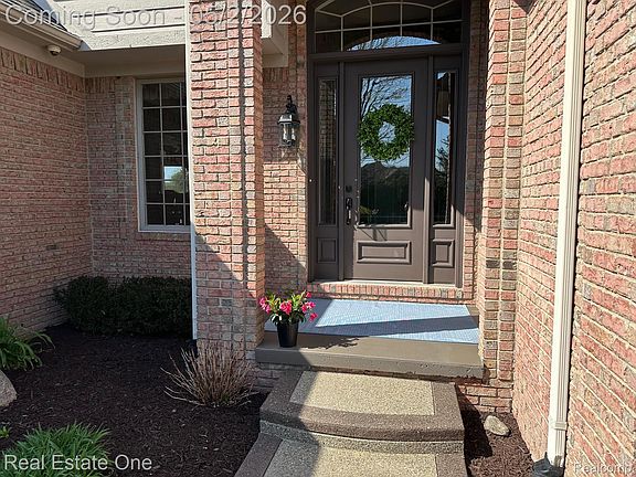 5th image of 3648 W Tienken Rd