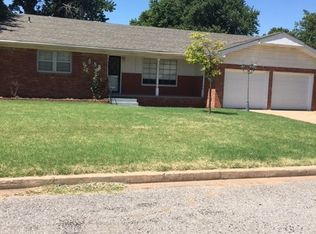 858 Mimosa Dr, Watonga, OK 73772