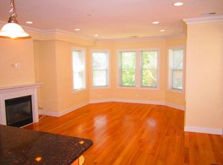 6337 N Oakley Ave APT 3S, Chicago, IL 60659