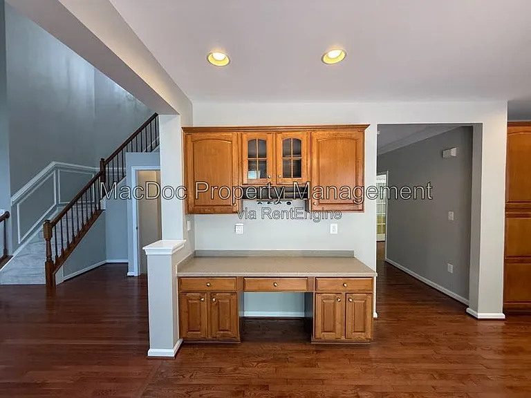 1404 Graham Dr — Photo 32