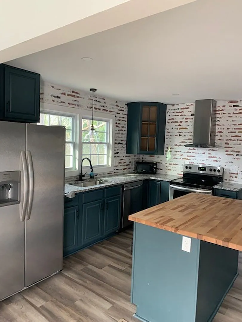 112 Poteat St. — Photo 2
