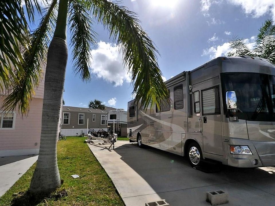1st image of 338 Nettles Blvd