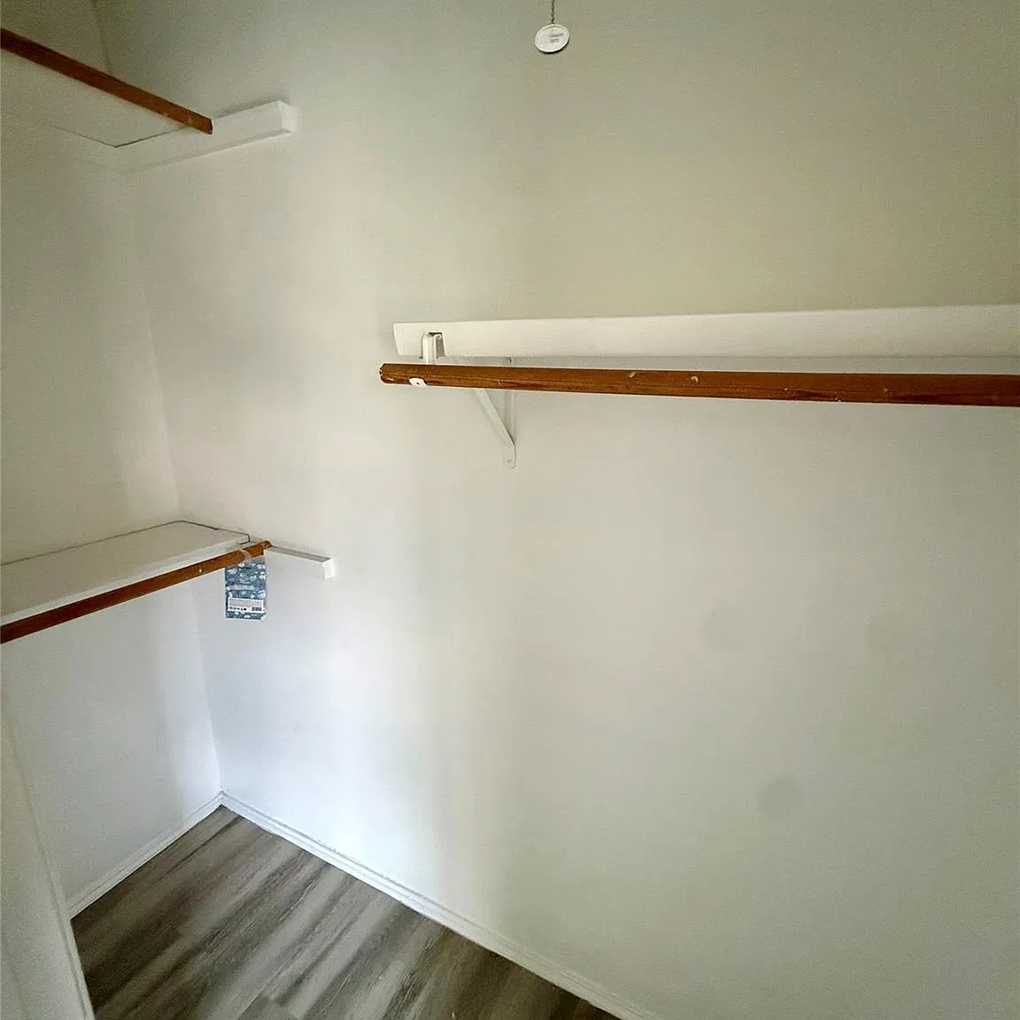 3 bed, 3.0 bath, 2279 sqft, $2,200 — Photo 4