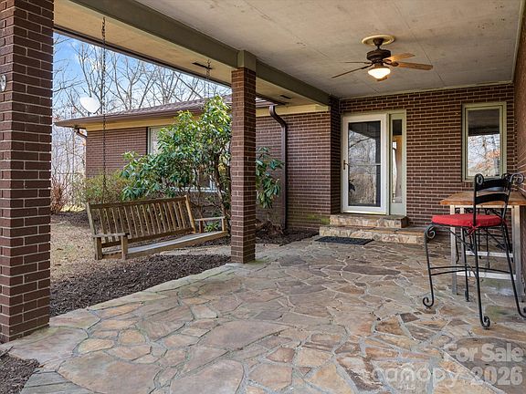 4th image of 200 Canterbury Rd