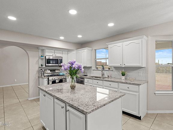 3rd image of 3756 Tierra Sophia Dr