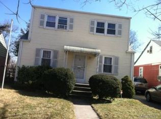 11935 236th St, Cambria Heights, NY 11411
