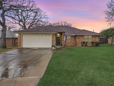 1916 Canterbury Cir, Fort Worth, TX, 76112