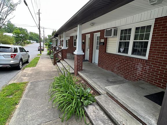 2nd image of 822 1st Ave W #822