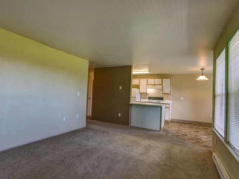 Creekside Apartments  — Photo 43