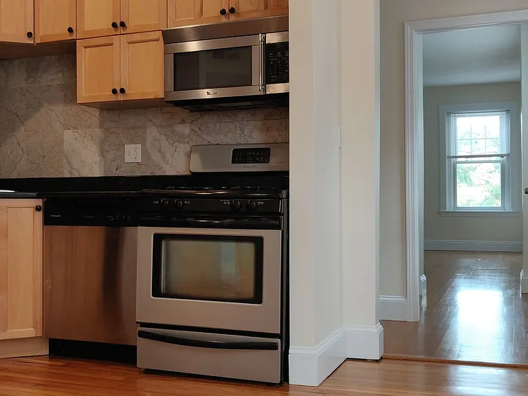 191 Winthrop Rd #3E — Photo 11