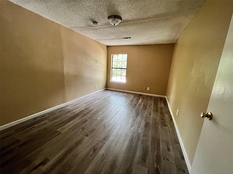 10235 Algiers Rd #2 — Photo 9
