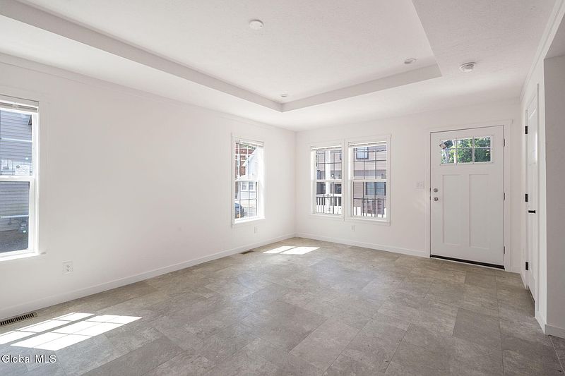 3rd image of 821 Congress Street