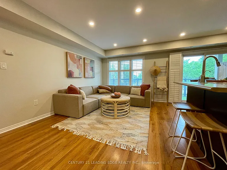 2083 Bur Oak Ave — Photo 10