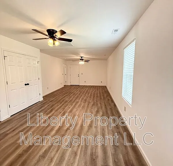 534 E 6th Ave — Photo 6