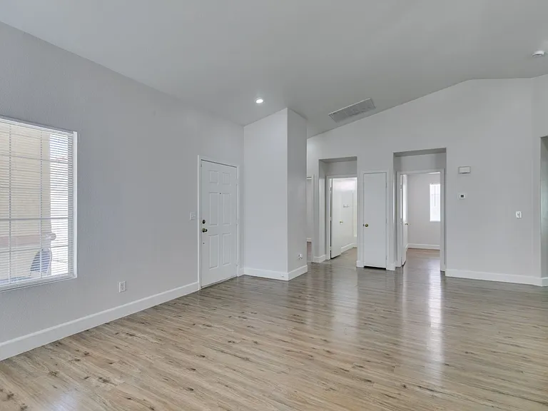 9660 Crystal Ridge Rd — Photo 11