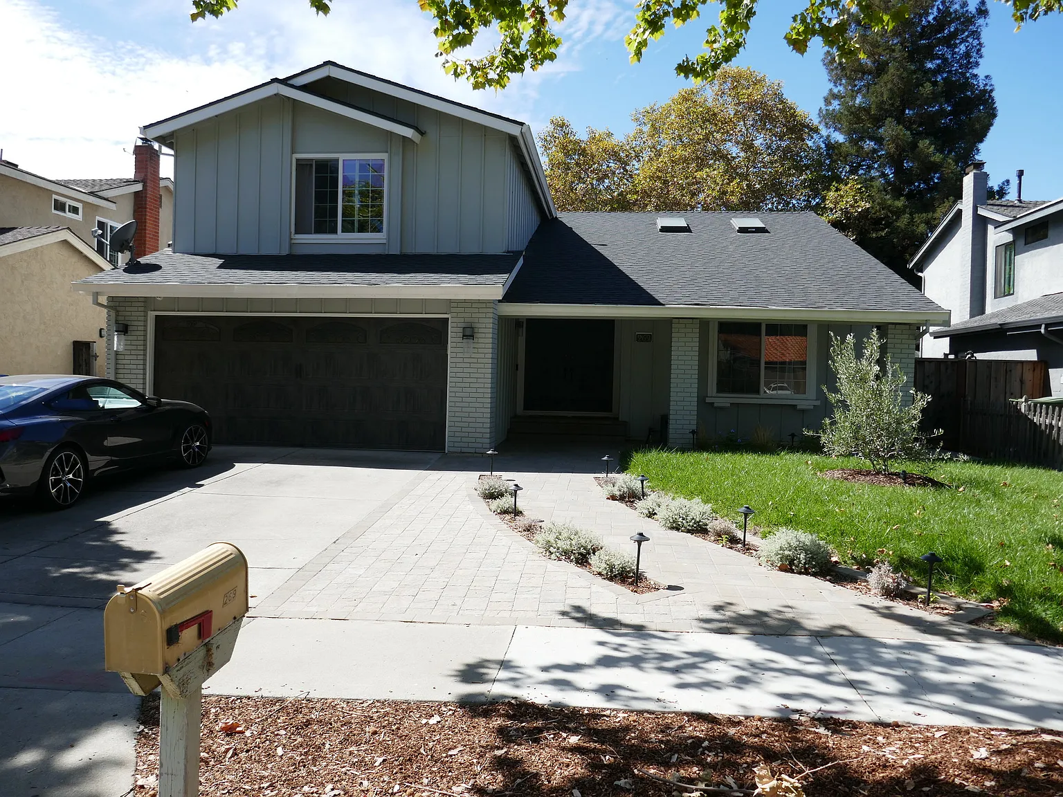 5 bed, 2347 sqft, $7,500 — Photo 2