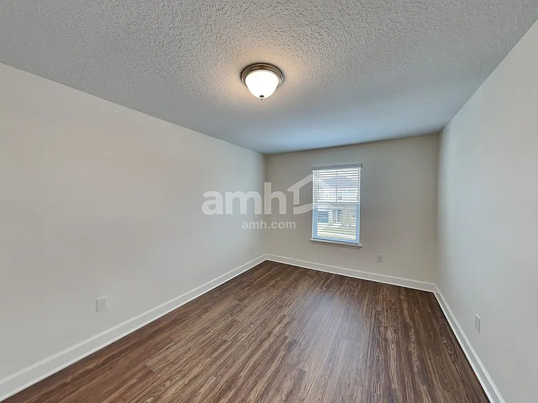 1018 Walden Pond Dr — Photo 20