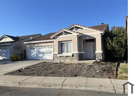 4 bed, 1700 sqft, $3,900 — Photo 1