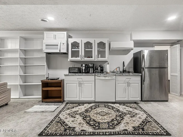 146 Federal Blvd — Photo 9