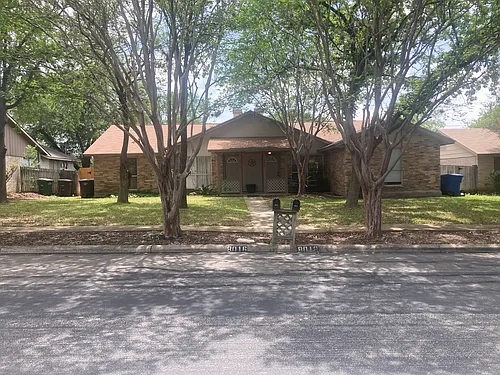 8018 Echo Wind St Photo 1