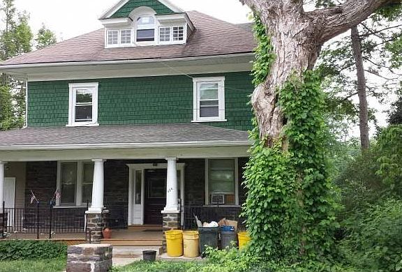 Front, with common use porch.