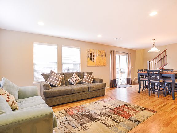 3rd image of 2202 N Willow Ct