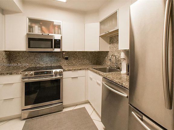 4th image of 800 West Ave APT 408