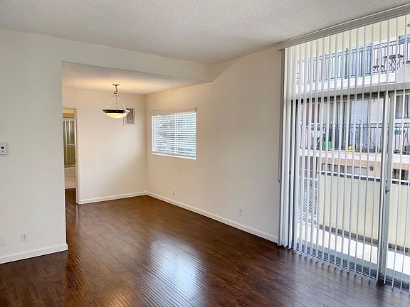 3rd image of 1337 N Gardner St APT 10