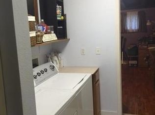 405 9th St, Baldwin City, KS 66006