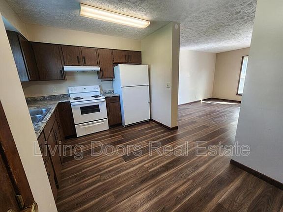 2nd image of 1627 Deweese Dr