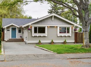3130 Somerset St, Victoria, BC V8X 1C7