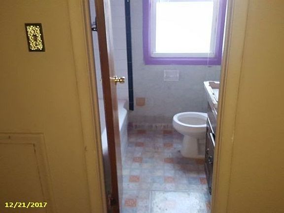 4th image of 20712 Pembroke Ave