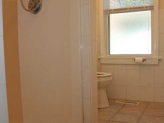 Unit 1 bath