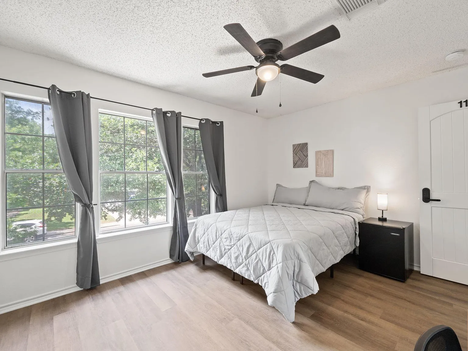 4 bed, 4.0 bath, 2786 sqft, $702 — Photo 2