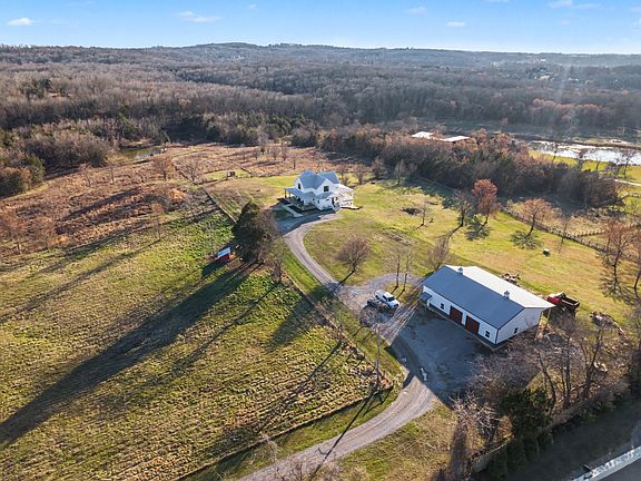 3rd image of 710 Callis Rd